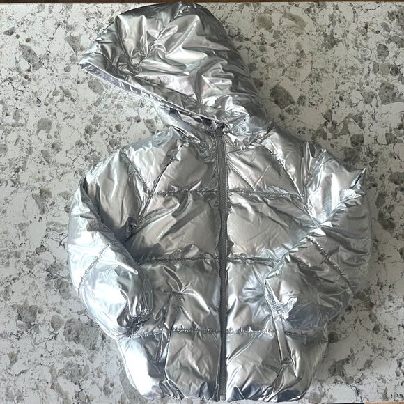 Old Navy silver puffer coat sz 5T - Picture 1 of 5